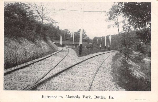 Butler Pennsylvania Entrance To Alameda Park, B/W Lithograph, Vintage PC U20041