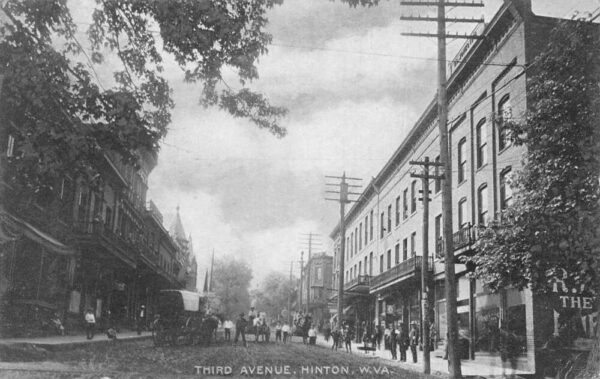 Hinton West Virginia Third Avenue Street Scene Vintage Postcard AA104464