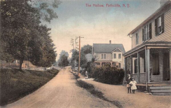 Firthecliffe New York The Hollow Vintage Postcard AA105046