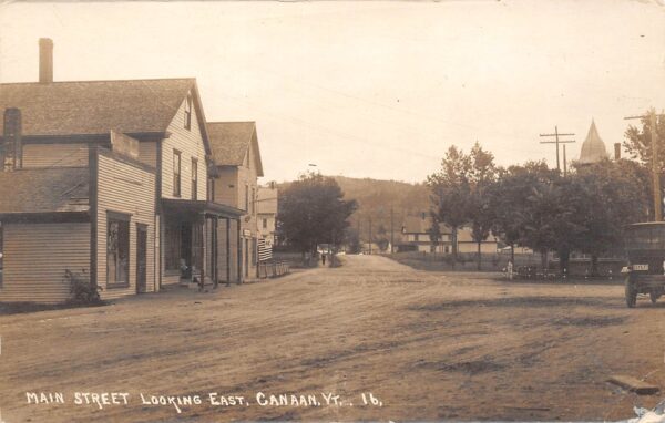 Canaan Vermont Main St., Looking E., Real Photo Vintage Postcard U17351