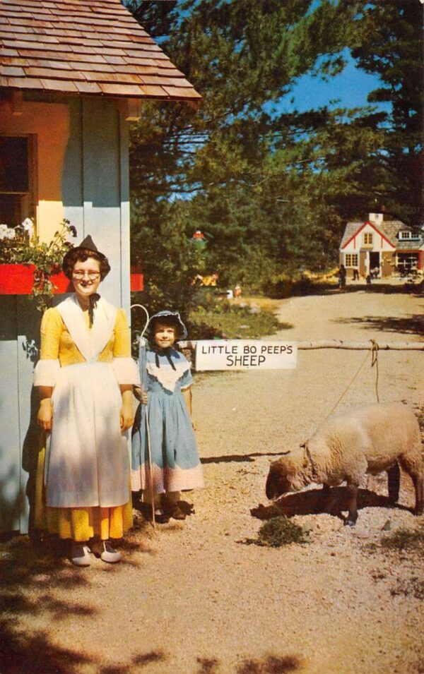 Glen New Hampshire Mother Goose & Little Bo Peep, Story Land, PC U17476