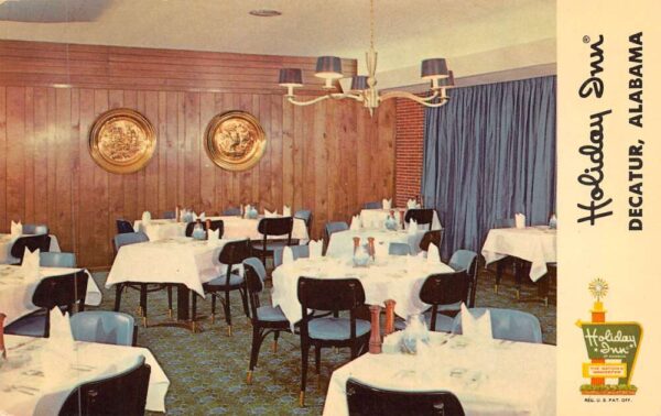 Decatur Alabama Holiday Inn, Dining Room, Chrome, Vintage Postcard U17487