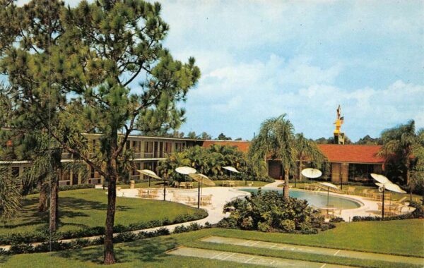 Vero Beach Florida Holiday Inn, Chrome, Vintage Postcard U17500