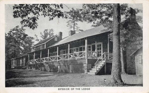 Tafton Pennsylvania Lenape Village Lodge, Fairview Lake, Vintage Postcard U19808