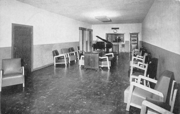 New Orleans Louisiana Kessler Field WWL Radio Studio Interior Postcard AA106465